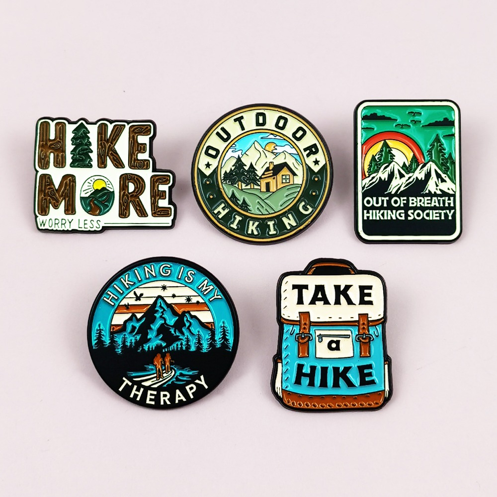 Outdoor Adventures Clothing - Broche vintage de randonnée en plein
